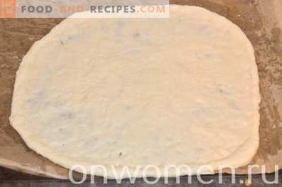 Pizza s klobaso in gobami na testo iz kvasa