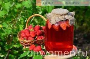 Strawberry kompot za zimo